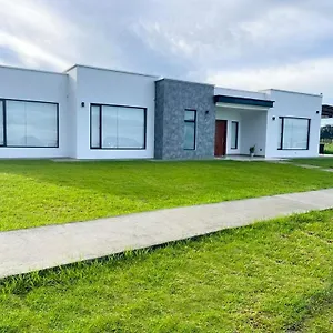  Homestay Altos De Ecuador